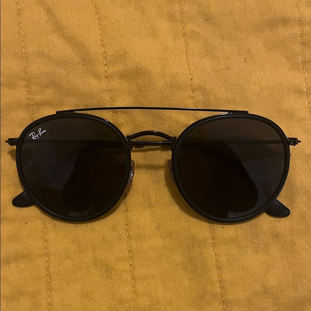Ray-Ban Dark Round Sunglasses
